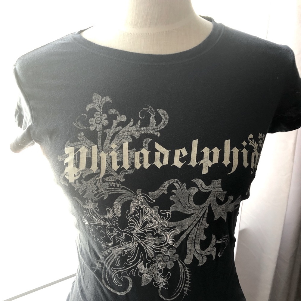 Navy Tight fit Screen Print Philadelphia Size M
